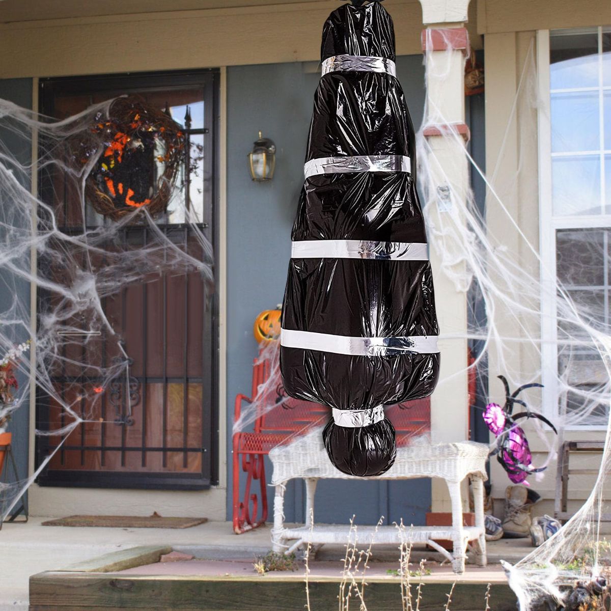 Halloween Decorations Corpse Dead Victim Props 60 inch Hanging Dead Body Decorations Scary Fake Corpse in Bag Indoor Outdoor Halloween Props Creepy Decor Haunted House Hanging Decorations (Black)