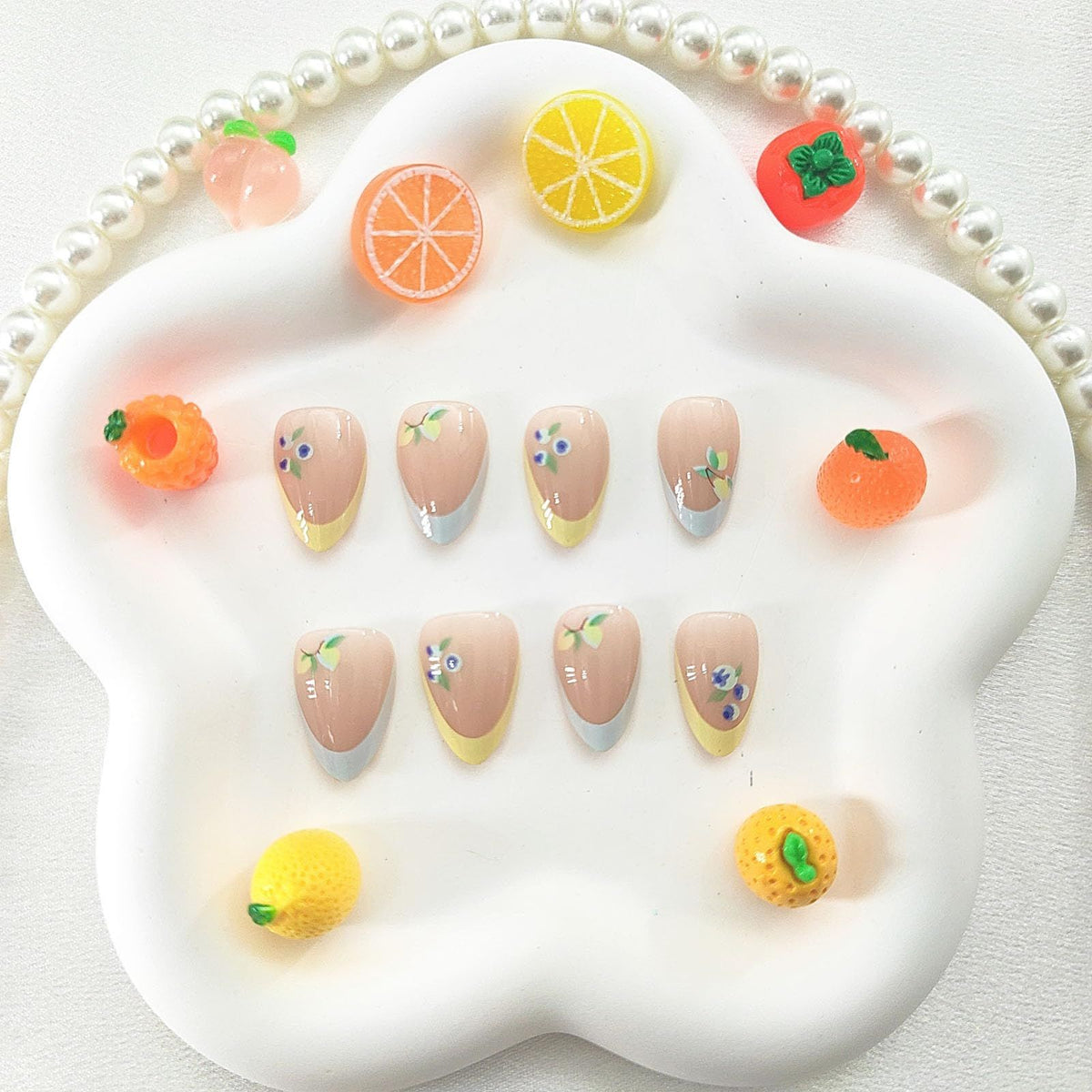 24pcsCute Press-on Nails for Daily Wear, Dates, Parties & Festivals - Ready-to-Use Fake Nails (light pink)