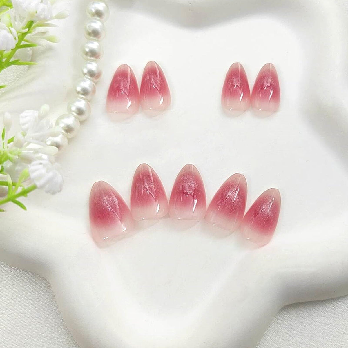 24pcsPress-on Nails for Daily Wear, Parties, & Casual Outfits, Easy DIY Nail Art at Home (Pink to Red Gradient)