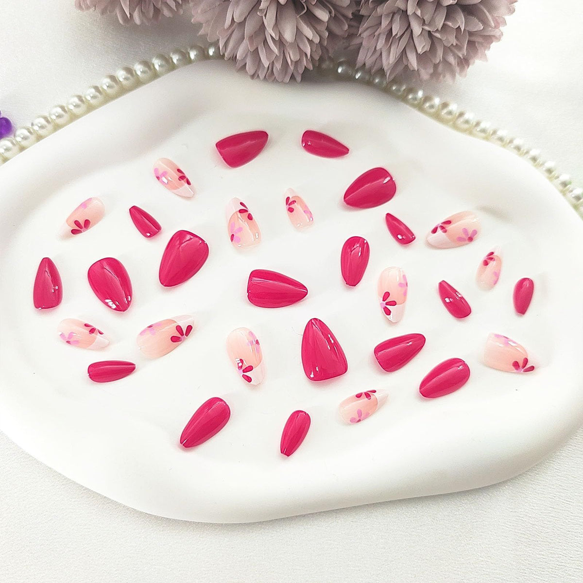 24pcsPress-on Nails for Daily Wear, Parties, and Quick Manicure Looks (cherry red)