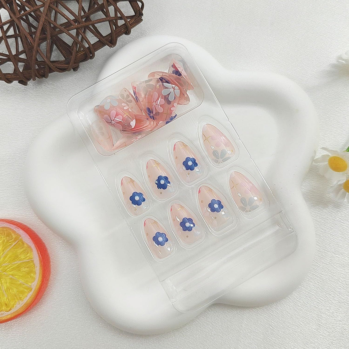 24pcsReusable Floral Press-On Nails for Everyday Style, Parties & Special Occasions (Soft Pink)