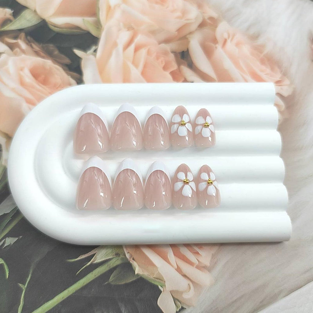 24pcsElegant Almond Fake Nails, Perfect for Daily Wear, Parties & Special Occasions (light pink)